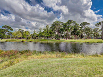 6 Lexington Lane E, Palm Beach Gardens, FL 33418