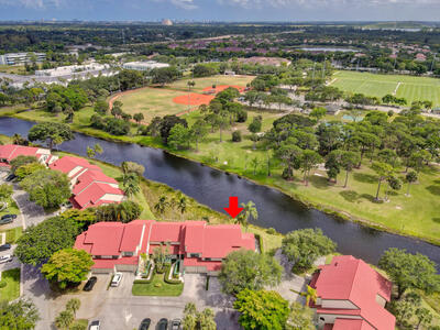 6 Lexington Lane E, Palm Beach Gardens, FL 33418