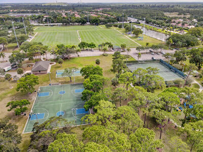 6 Lexington Lane E, Palm Beach Gardens, FL 33418