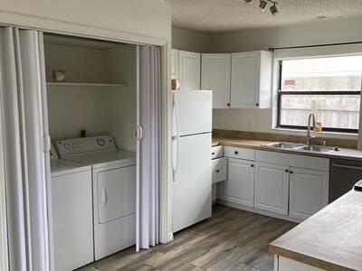 43 SW 8th Avenue, Delray Beach, FL 33444