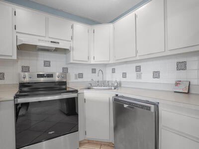 826 Sky Pine Way, Greenacres, FL 33415