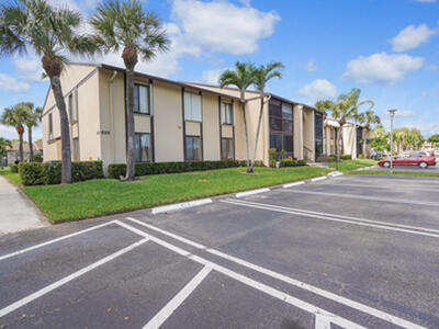 826 Sky Pine Way, Greenacres, FL 33415