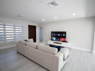 2548 SE 14th Street E, Pompano Beach, FL 33062