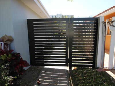 2548 SE 14th Street E, Pompano Beach, FL 33062