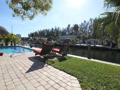 2548 SE 14th Street E, Pompano Beach, FL 33062