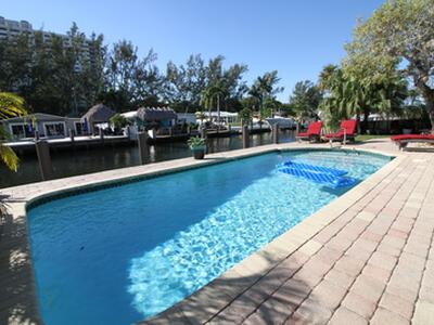 2548 SE 14th Street E, Pompano Beach, FL 33062