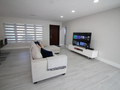 2548 SE 14th Street E, Pompano Beach, FL 33062