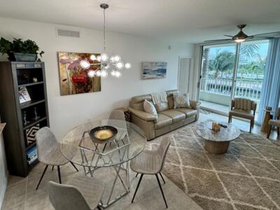 625 Casa Loma Boulevard, Boynton Beach, FL 33435