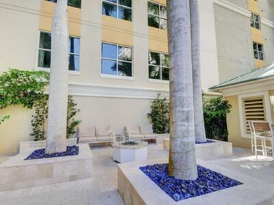 625 Casa Loma Boulevard, Boynton Beach, FL 33435