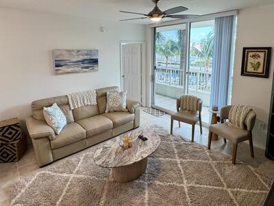 625 Casa Loma Boulevard, Boynton Beach, FL 33435