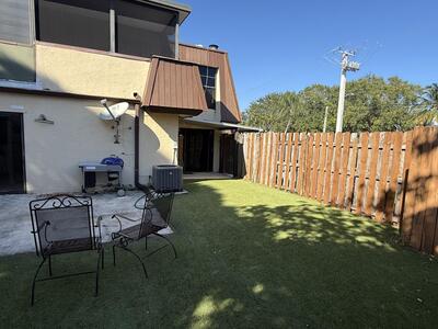 3522 Gardens East Drive, Palm Beach Gardens, FL 33410