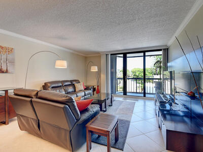 4748 S Ocean Boulevard, Highland Beach, FL 33487