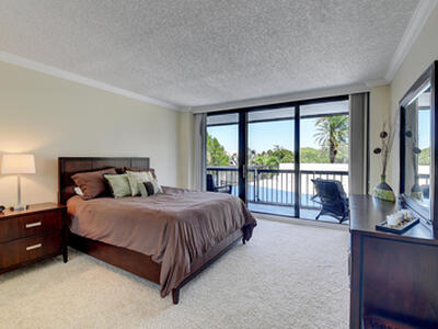 4748 S Ocean Boulevard, Highland Beach, FL 33487