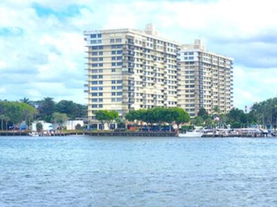 2121 N Ocean Boulevard