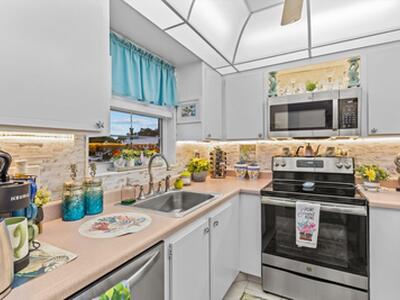 2929 SE Ocean Boulevard, Stuart, FL 34996