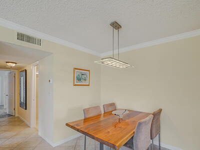 202 High Point Terrace W, Delray Beach, FL 33445