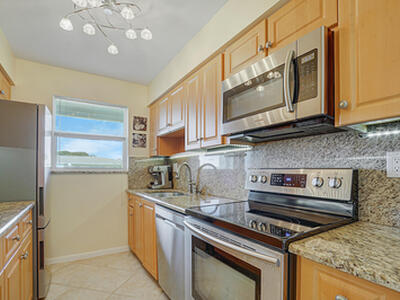 202 High Point Terrace W, Delray Beach, FL 33445