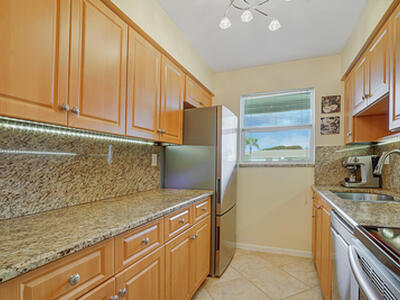 202 High Point Terrace W, Delray Beach, FL 33445