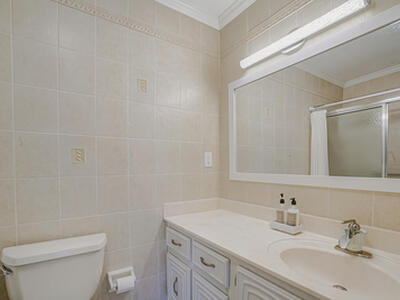 202 High Point Terrace W, Delray Beach, FL 33445