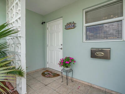 202 High Point Terrace W, Delray Beach, FL 33445