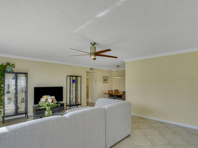 202 High Point Terrace W, Delray Beach, FL 33445