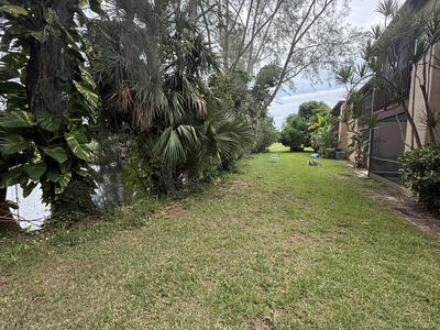 1303 Lakeview Drive E, Royal Palm Beach, FL 33411