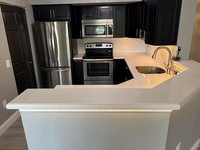 208 Villa Circle, Boynton Beach, FL 33435