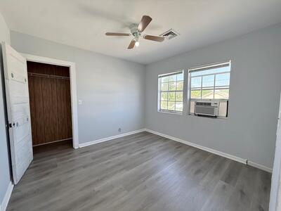 1000 W Lakewood Road, West Palm Beach, FL 33405