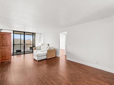 15 Royal Palm Way, Boca Raton, FL 33432