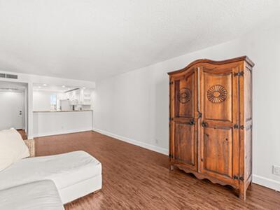 15 Royal Palm Way, Boca Raton, FL 33432