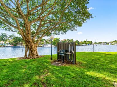 15 Royal Palm Way, Boca Raton, FL 33432