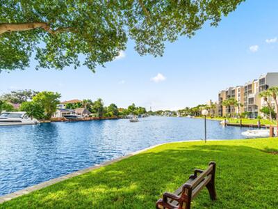 15 Royal Palm Way, Boca Raton, FL 33432