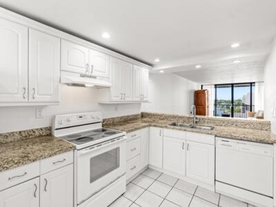 15 Royal Palm Way, Boca Raton, FL 33432