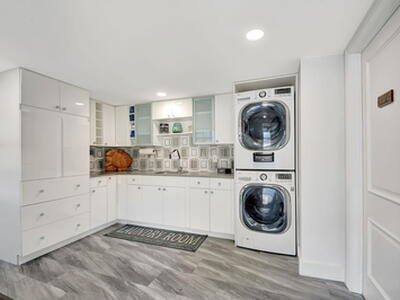 310 S Lake Drive, Lantana, FL 33462