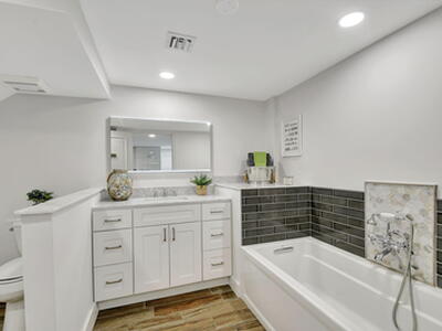 310 S Lake Drive, Lantana, FL 33462