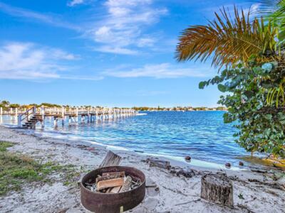 310 S Lake Drive, Lantana, FL 33462