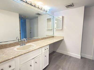 2000 Presidential Way, West Palm Beach, FL 33401