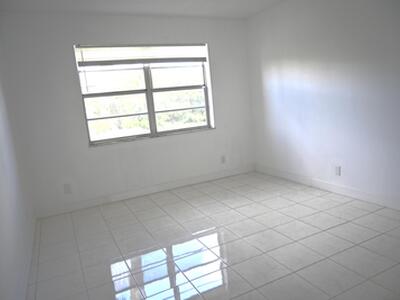 198 Lake Evelyn Drive, West Palm Beach, FL 33411