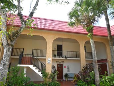 198 Lake Evelyn Drive, West Palm Beach, FL 33411