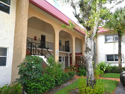 198 Lake Evelyn Drive, West Palm Beach, FL 33411