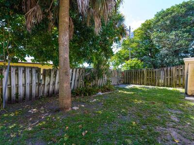 8642 Sunset Drive, Palm Beach Gardens, FL 33410