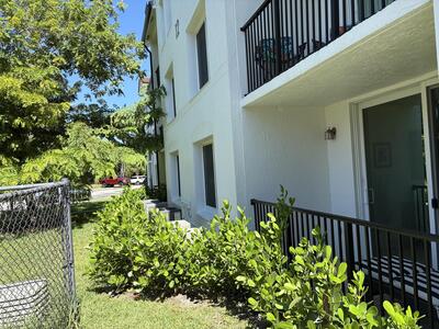 1205 Villa Lane, Boynton Beach, FL 33435