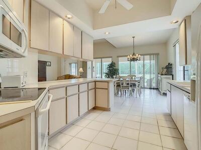 8533 SE Palm Hammock Lane, Hobe Sound, FL 33455