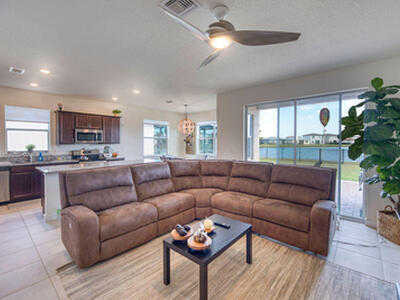 8148 NW Greenbank Circle, Port Saint Lucie, FL 34987