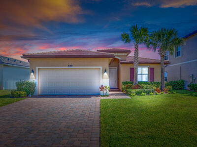 8148 NW Greenbank Circle, Port Saint Lucie, FL 34987