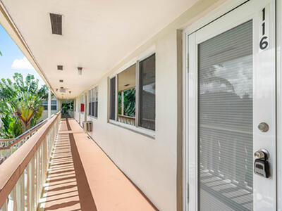 116 Salisbury E, West Palm Beach, FL 33417