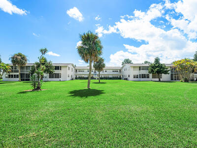 116 Salisbury E, West Palm Beach, FL 33417