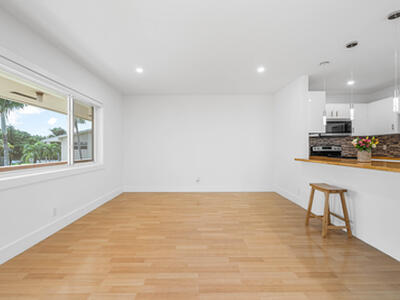 116 Salisbury E, West Palm Beach, FL 33417