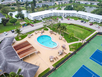 116 Salisbury E, West Palm Beach, FL 33417