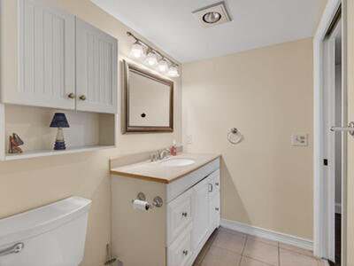 2048 Newcastle C, Boca Raton, FL 33434